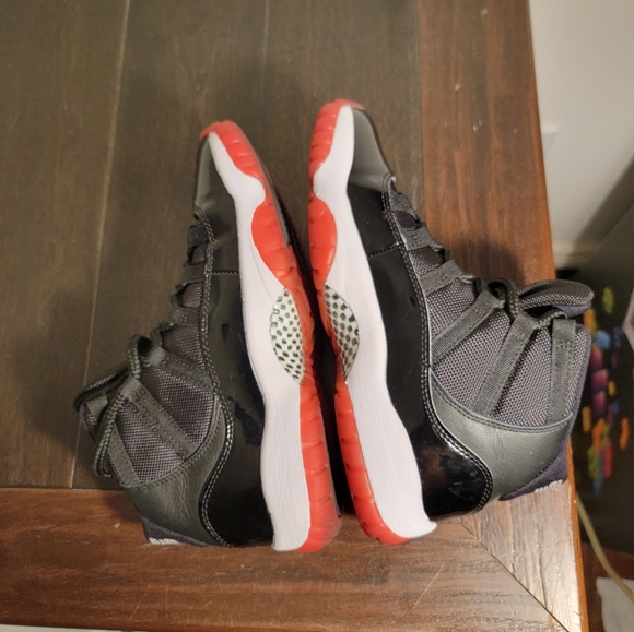 Jordan 11 - Picture 6 of 9